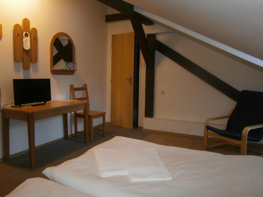 Hotel Dzban Jindrichov Экстерьер фото