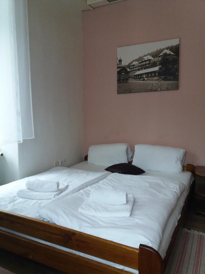 Hotel Dzban Jindrichov Экстерьер фото