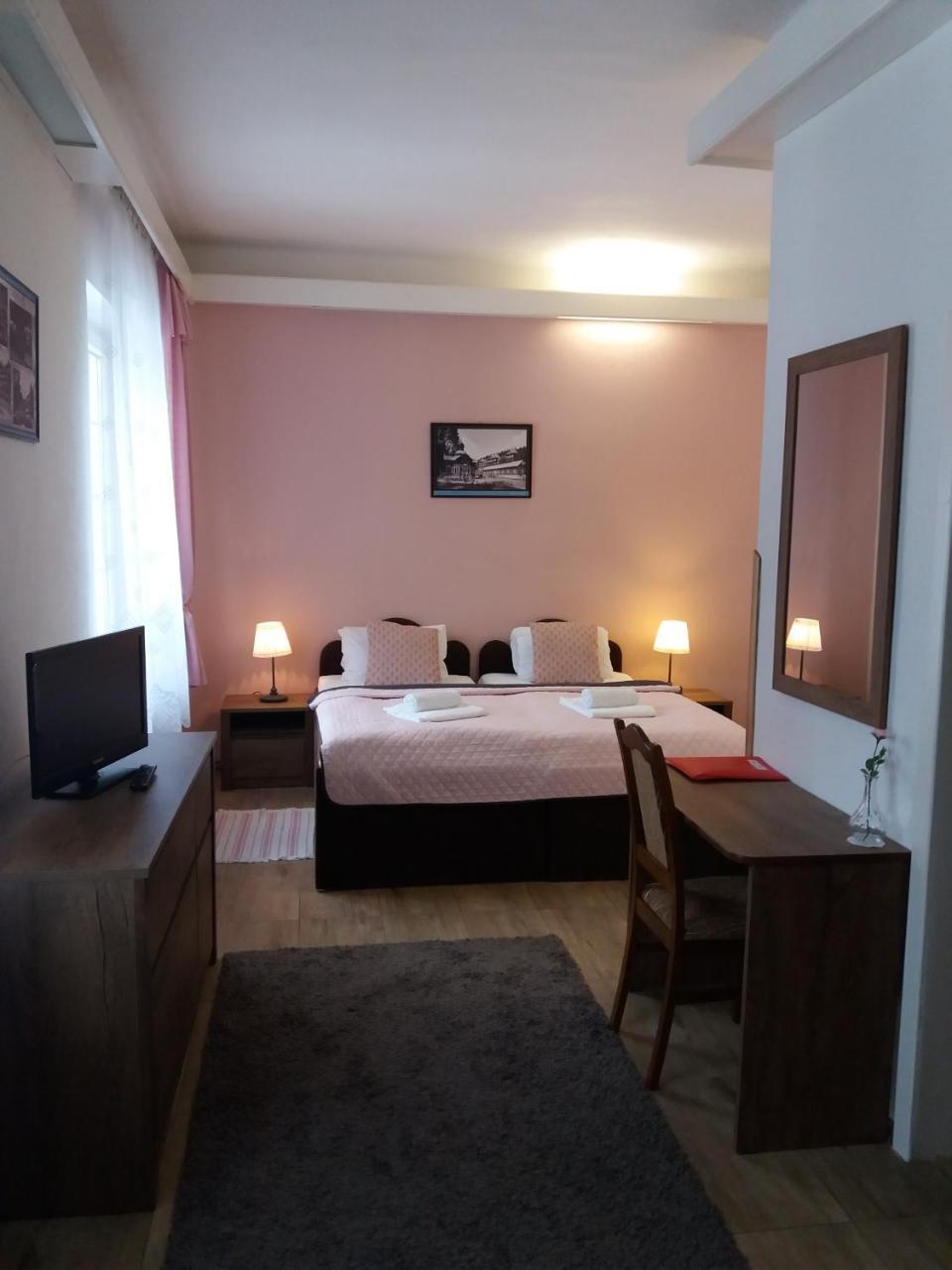 Hotel Dzban Jindrichov Экстерьер фото