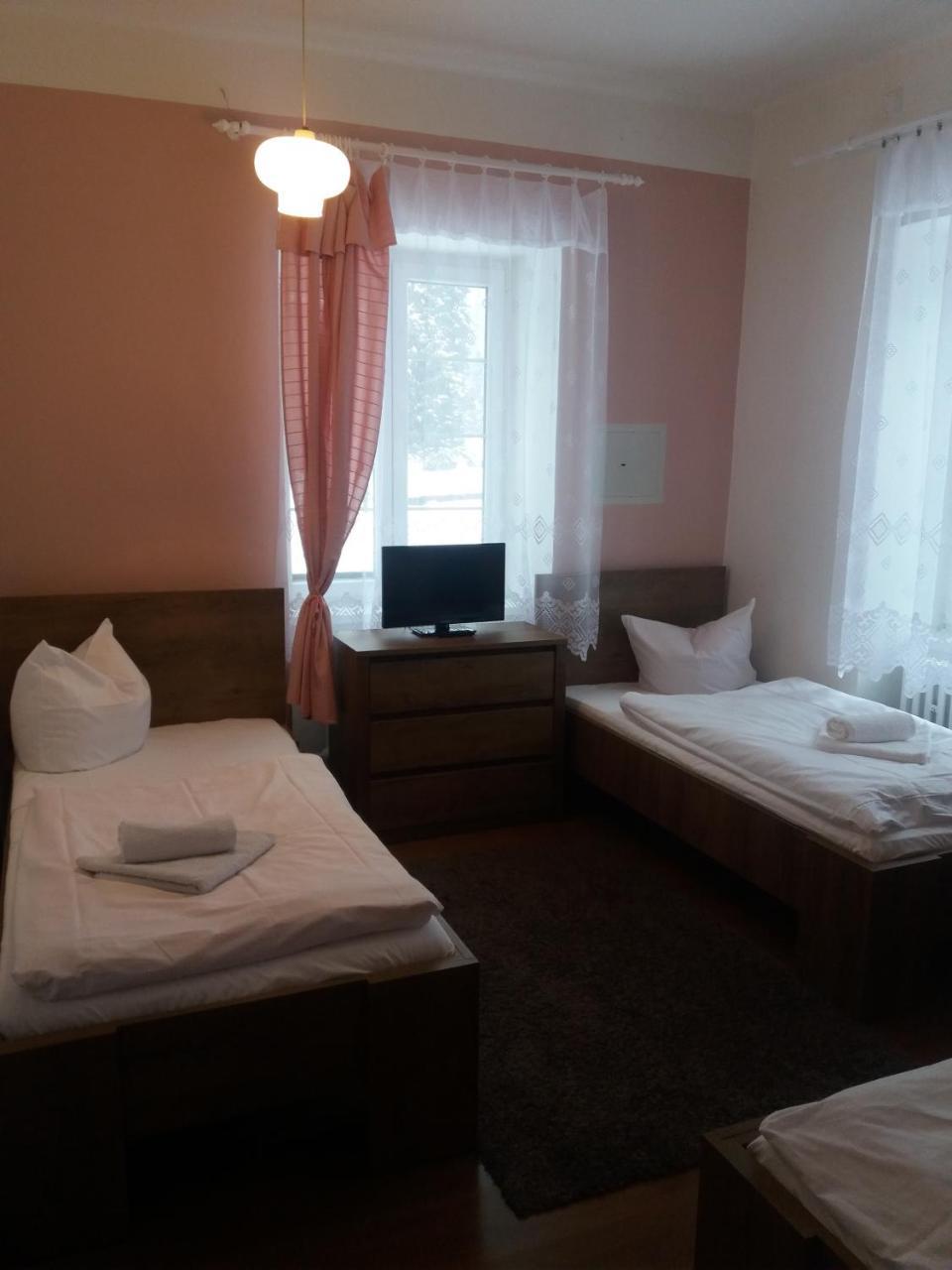 Hotel Dzban Jindrichov Экстерьер фото