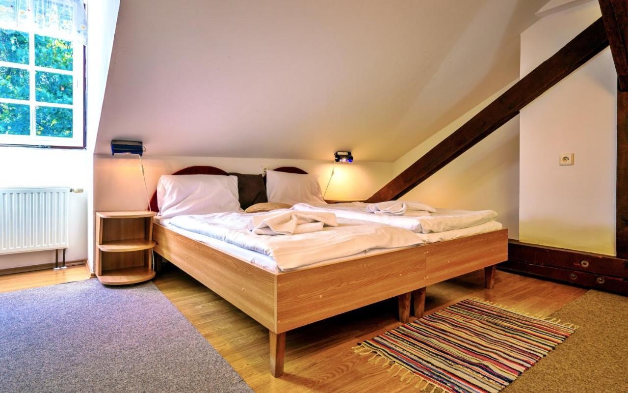 Hotel Dzban Jindrichov Экстерьер фото