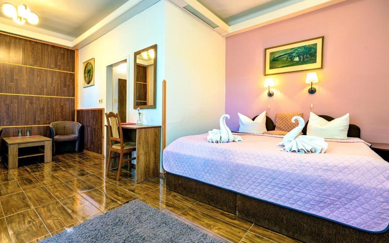 Hotel Dzban Jindrichov Экстерьер фото